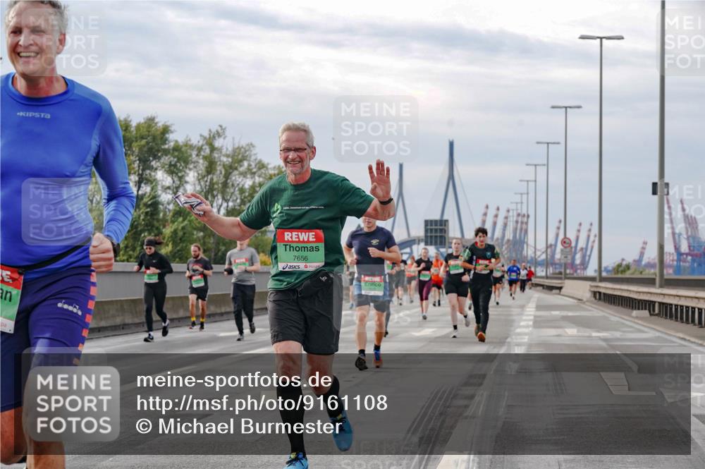 03.10.2025 - Köhlbrandbrückenlauf Michael Burmester http://msf.ph/oto/9161108 03.10.2025 15:57:48 Position 3 7656 meine-sportfotos.de