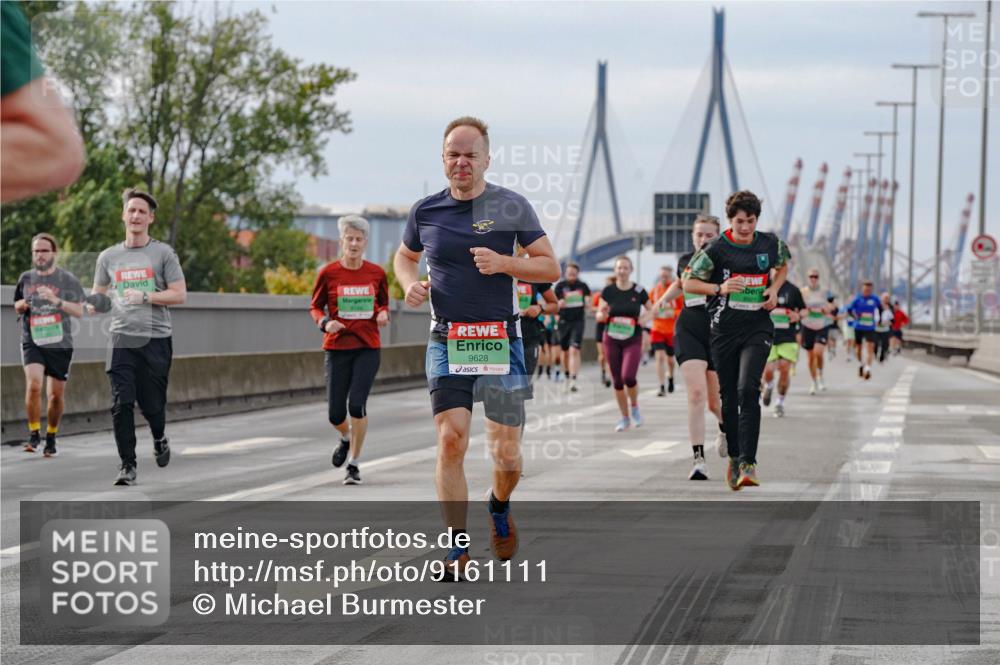 03.10.2025 - Köhlbrandbrückenlauf Michael Burmester http://msf.ph/oto/9161111 03.10.2025 15:57:50 Position 3 9628 meine-sportfotos.de