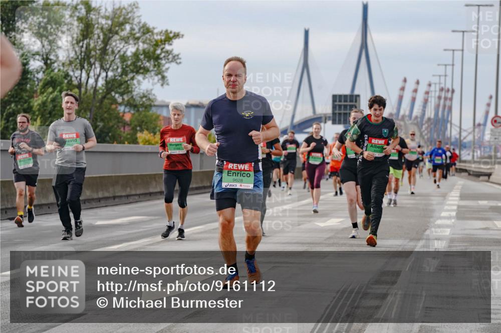 03.10.2025 - Köhlbrandbrückenlauf Michael Burmester http://msf.ph/oto/9161112 03.10.2025 15:57:50 Position 3 8144, 9628, 8501 meine-sportfotos.de
