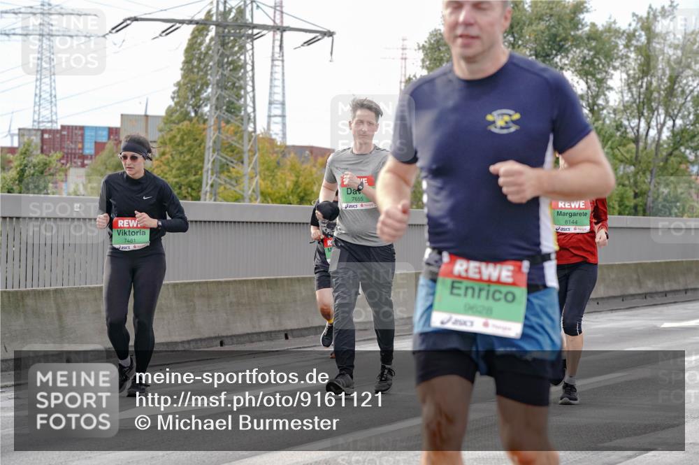03.10.2025 - Köhlbrandbrückenlauf Michael Burmester http://msf.ph/oto/9161121 03.10.2025 15:57:53 Position 3 7481, 7655, 9628, 8144 meine-sportfotos.de