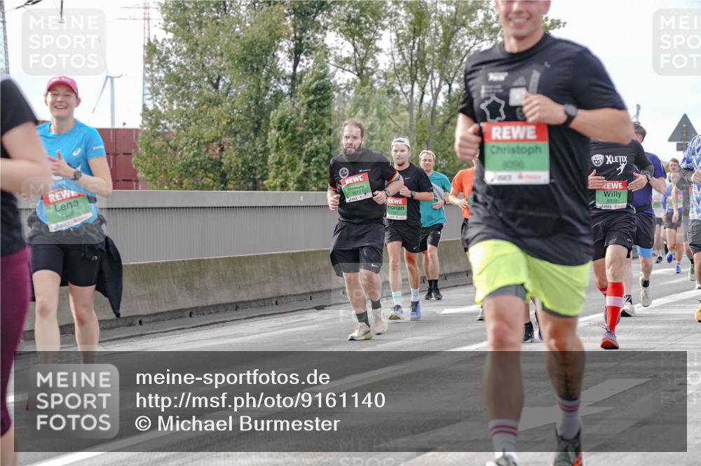 03.10.2025 - Köhlbrandbrückenlauf Michael Burmester http://msf.ph/oto/9161140 03.10.2025 15:58:03 Position 3 7468, 9677, 8096, 8938 meine-sportfotos.de
