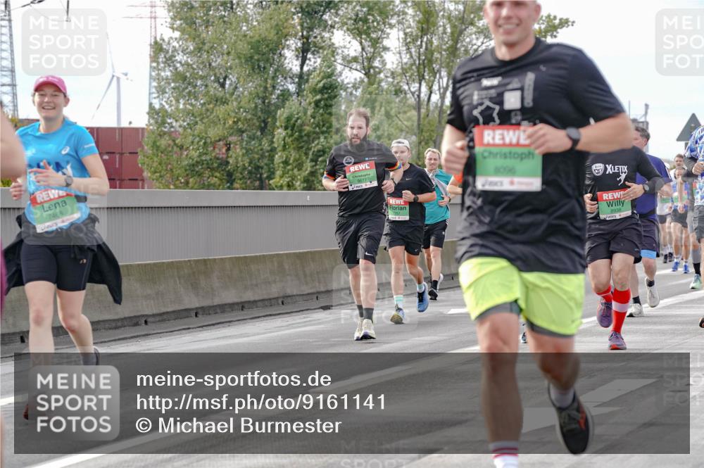 03.10.2025 - Köhlbrandbrückenlauf Michael Burmester http://msf.ph/oto/9161141 03.10.2025 15:58:03 Position 3 7468, 9677, 7757, 8096, 8938 meine-sportfotos.de