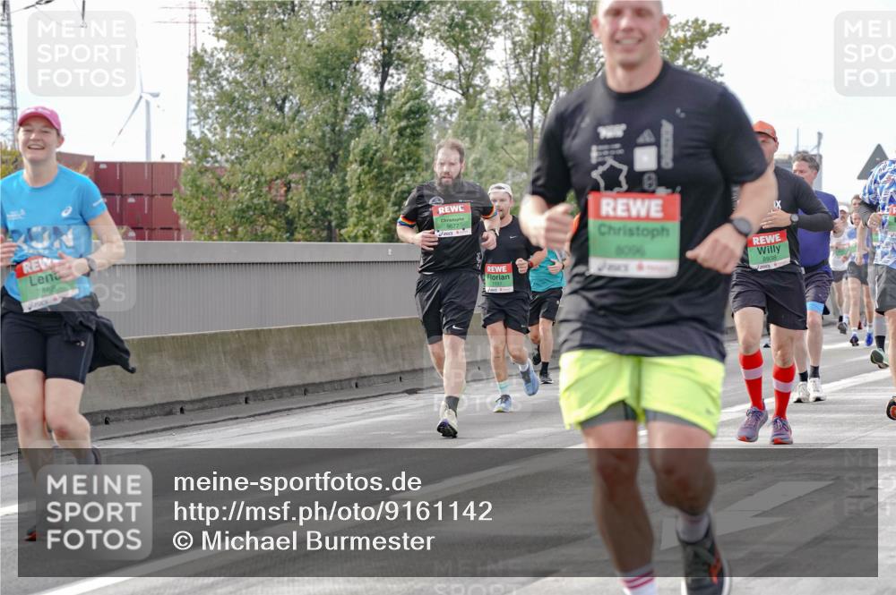 03.10.2025 - Köhlbrandbrückenlauf Michael Burmester http://msf.ph/oto/9161142 03.10.2025 15:58:03 Position 3 7468, 7757, 8096, 8938 meine-sportfotos.de