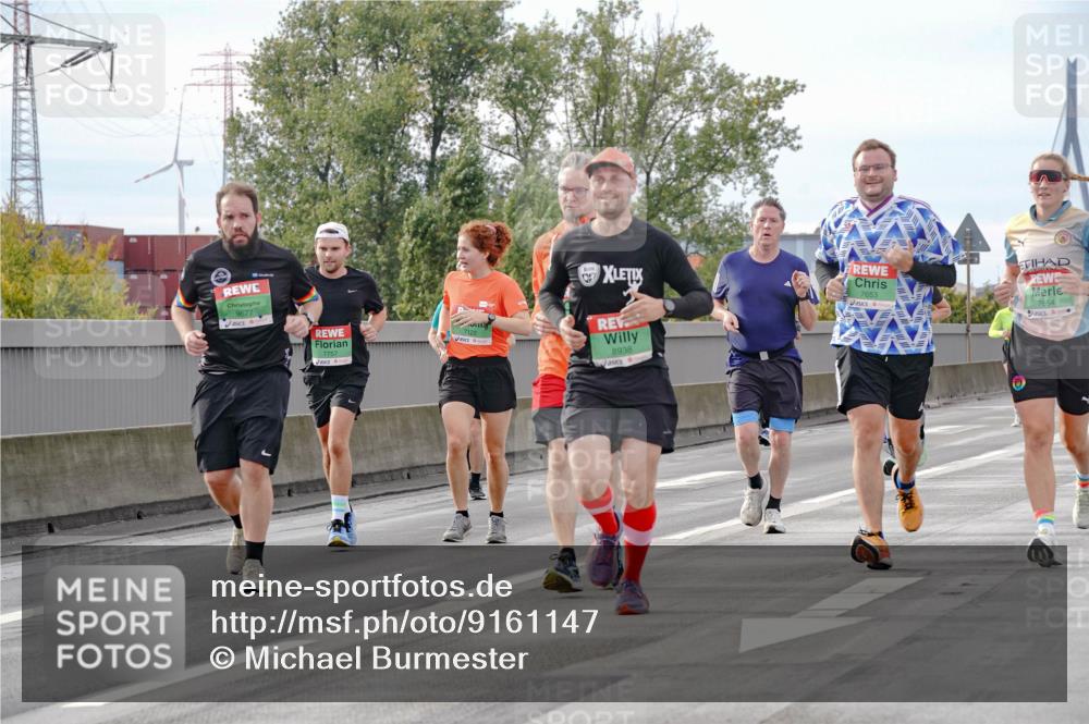 03.10.2025 - Köhlbrandbrückenlauf Michael Burmester http://msf.ph/oto/9161147 03.10.2025 15:58:05 Position 3 9677, 7757, 8938, 7653, 7654 meine-sportfotos.de