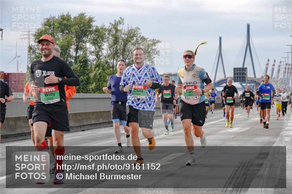 03.10.2025 - Köhlbrandbrückenlauf Michael Burmester http://msf.ph/oto/9161152 03.10.2025 15:58:07 Position 3 7653, 8938, 7654 meine-sportfotos.de