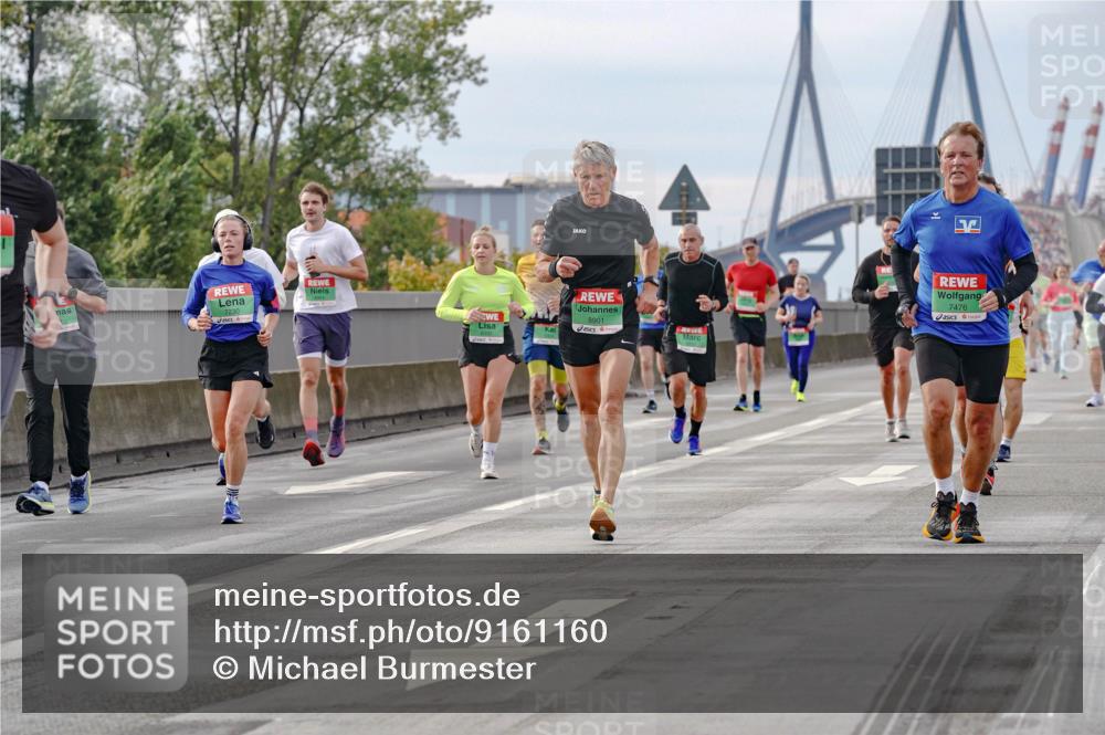 03.10.2025 - Köhlbrandbrückenlauf Michael Burmester http://msf.ph/oto/9161160 03.10.2025 15:58:12 Position 3 7230, 8901, 7476 meine-sportfotos.de