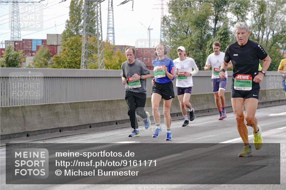03.10.2025 - Köhlbrandbrückenlauf Michael Burmester http://msf.ph/oto/9161171 03.10.2025 15:58:15 Position 3 7230, 7208, 8901 meine-sportfotos.de