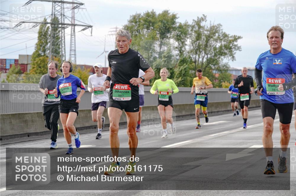 03.10.2025 - Köhlbrandbrückenlauf Michael Burmester http://msf.ph/oto/9161175 03.10.2025 15:58:16 Position 3 7230, 8901, 7476 meine-sportfotos.de
