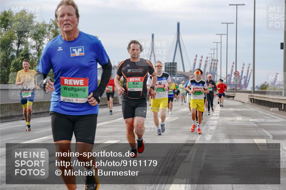 03.10.2025 - Köhlbrandbrückenlauf Michael Burmester http://msf.ph/oto/9161179 03.10.2025 15:58:18 Position 3 7476, 2010, 7435 meine-sportfotos.de
