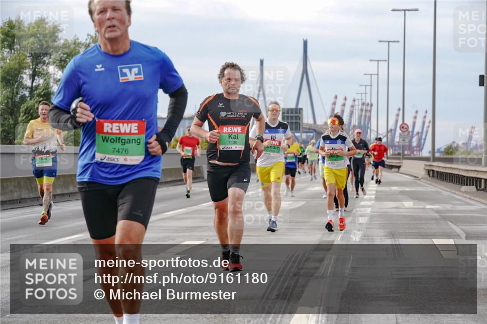 03.10.2025 - Köhlbrandbrückenlauf Michael Burmester http://msf.ph/oto/9161180 03.10.2025 15:58:18 Position 3 7476, 7435 meine-sportfotos.de