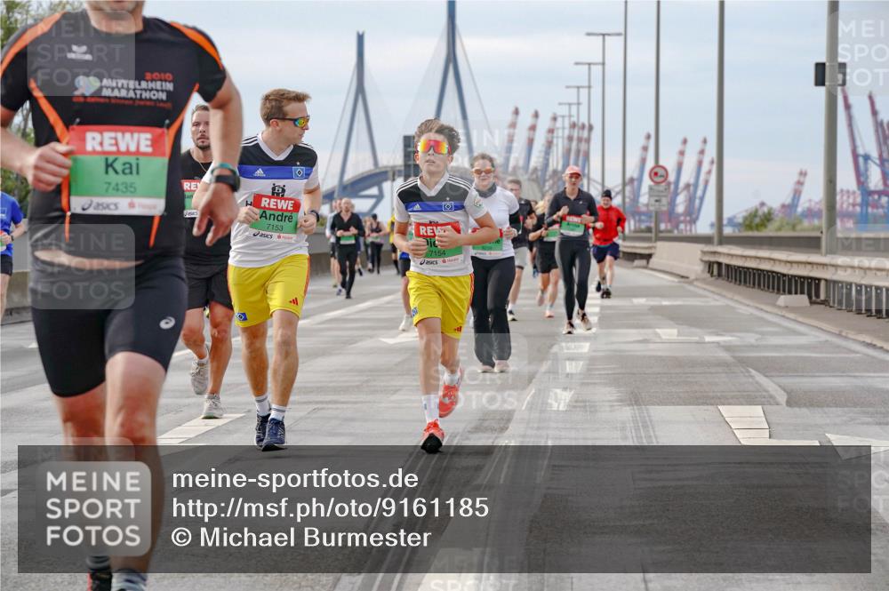 03.10.2025 - Köhlbrandbrückenlauf Michael Burmester http://msf.ph/oto/9161185 03.10.2025 15:58:20 Position 3 2010, 7435, 15, 7153, 7154 meine-sportfotos.de