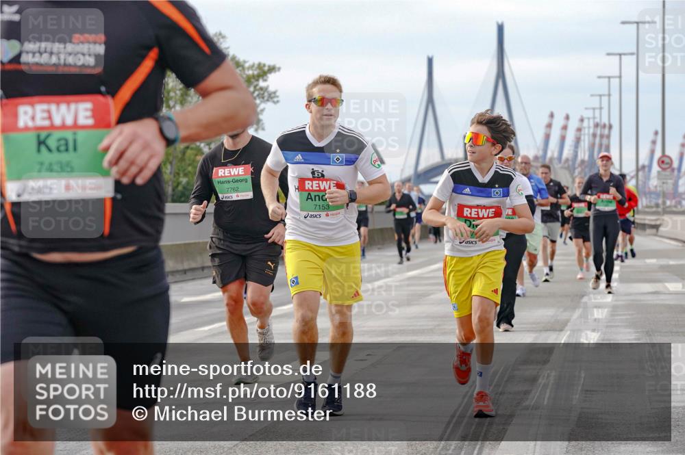 03.10.2025 - Köhlbrandbrückenlauf Michael Burmester http://msf.ph/oto/9161188 03.10.2025 15:58:21 Position 3 7435, 7762, 7153 meine-sportfotos.de