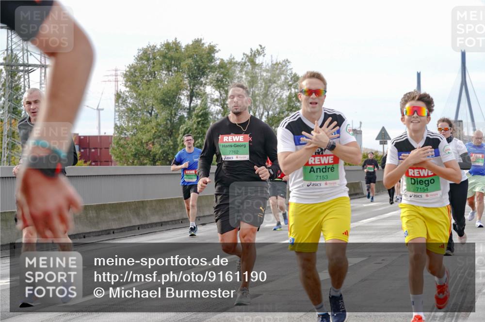 03.10.2025 - Köhlbrandbrückenlauf Michael Burmester http://msf.ph/oto/9161190 03.10.2025 15:58:22 Position 3 7762, 7153, 7154 meine-sportfotos.de