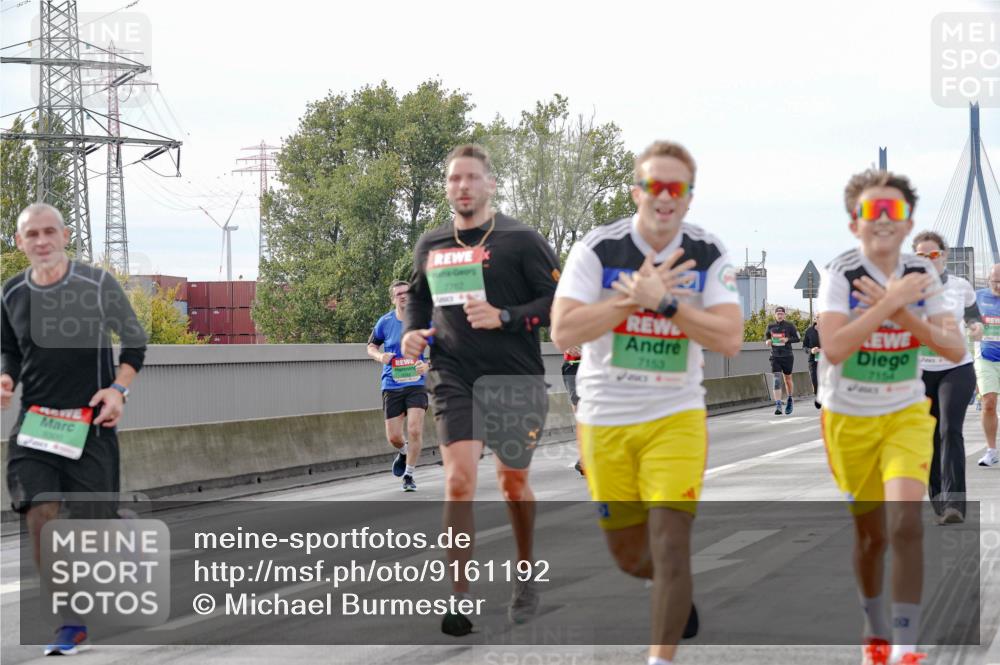 03.10.2025 - Köhlbrandbrückenlauf Michael Burmester http://msf.ph/oto/9161192 03.10.2025 15:58:22 Position 3 7762, 7153, 7154 meine-sportfotos.de