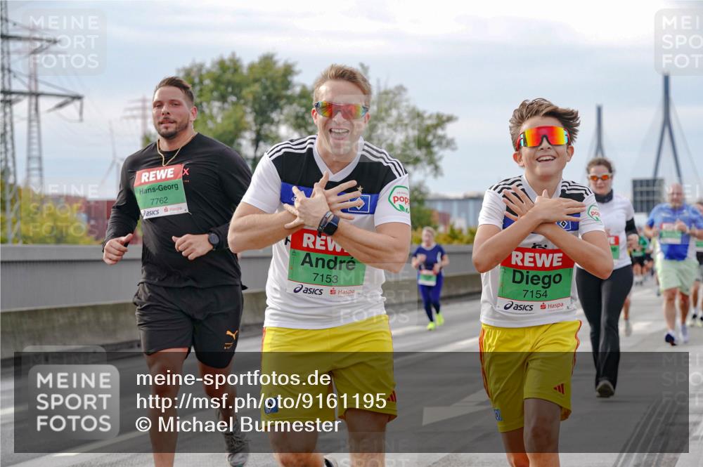 03.10.2025 - Köhlbrandbrückenlauf Michael Burmester http://msf.ph/oto/9161195 03.10.2025 15:58:23 Position 3 7762, 7153, 7154 meine-sportfotos.de