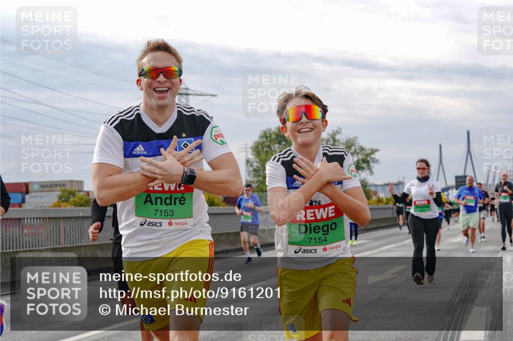 03.10.2025 - Köhlbrandbrückenlauf Michael Burmester http://msf.ph/oto/9161201 03.10.2025 15:58:24 Position 3 7153, 7154 meine-sportfotos.de