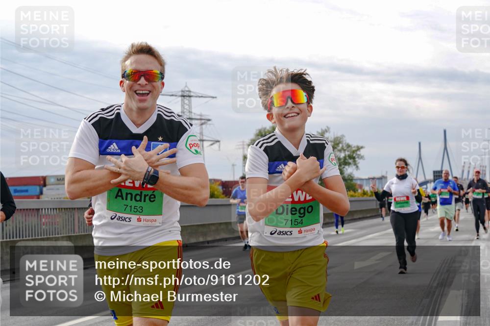 03.10.2025 - Köhlbrandbrückenlauf Michael Burmester http://msf.ph/oto/9161202 03.10.2025 15:58:24 Position 3 7153, 7154 meine-sportfotos.de