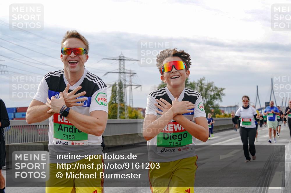 03.10.2025 - Köhlbrandbrückenlauf Michael Burmester http://msf.ph/oto/9161203 03.10.2025 15:58:24 Position 3 7153, 7154 meine-sportfotos.de