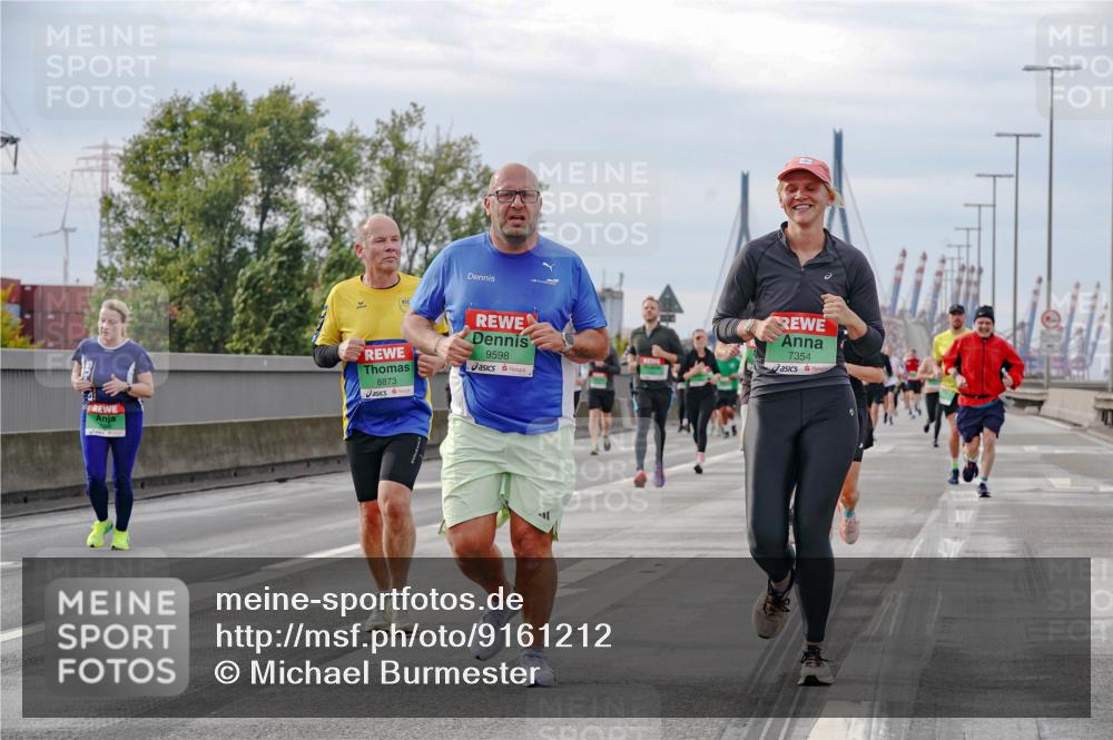 03.10.2025 - Köhlbrandbrückenlauf Michael Burmester http://msf.ph/oto/9161212 03.10.2025 15:58:29 Position 3 851, 8873, 9598, 7354 meine-sportfotos.de
