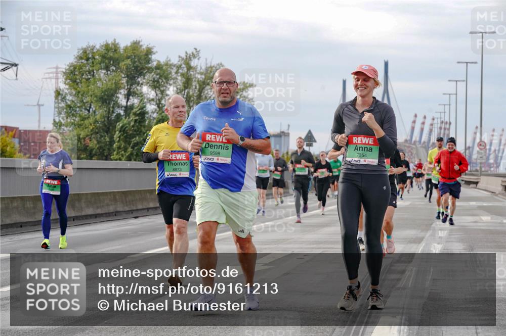 03.10.2025 - Köhlbrandbrückenlauf Michael Burmester http://msf.ph/oto/9161213 03.10.2025 15:58:29 Position 3 8873, 9598, 7354 meine-sportfotos.de