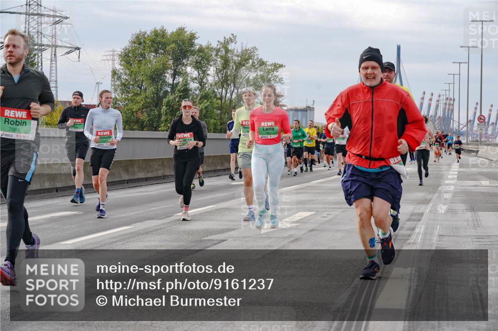 03.10.2025 - Köhlbrandbrückenlauf Michael Burmester http://msf.ph/oto/9161237 03.10.2025 15:58:37 Position 3 7591 meine-sportfotos.de