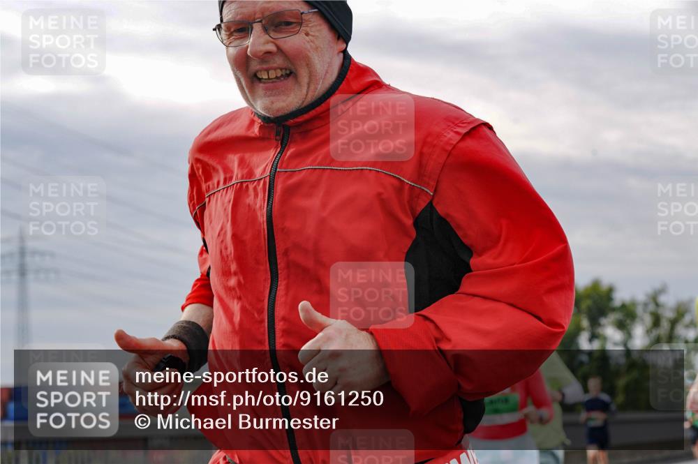 03.10.2025 - Köhlbrandbrückenlauf Michael Burmester http://msf.ph/oto/9161250 03.10.2025 15:58:39 Position 3  meine-sportfotos.de