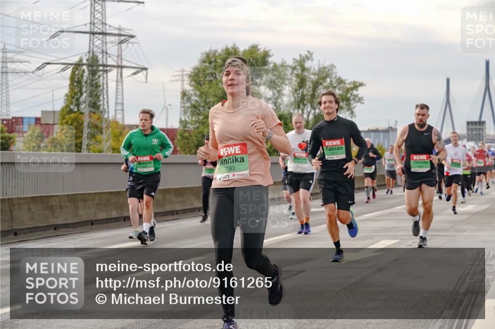 03.10.2025 - Köhlbrandbrückenlauf Michael Burmester http://msf.ph/oto/9161265 03.10.2025 15:58:45 Position 3 7393, 7771, 7624 meine-sportfotos.de