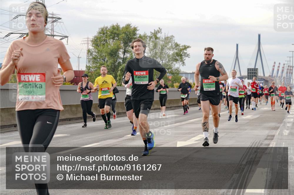 03.10.2025 - Köhlbrandbrückenlauf Michael Burmester http://msf.ph/oto/9161267 03.10.2025 15:58:46 Position 3 7393, 7771, 7624 meine-sportfotos.de