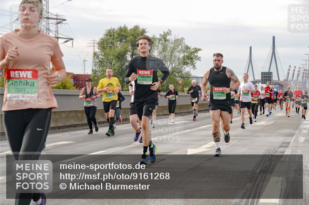 03.10.2025 - Köhlbrandbrückenlauf Michael Burmester http://msf.ph/oto/9161268 03.10.2025 15:58:46 Position 3 7393, 7771, 7624 meine-sportfotos.de