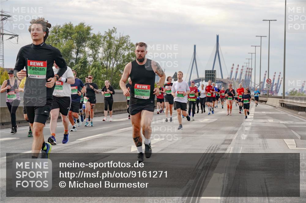 03.10.2025 - Köhlbrandbrückenlauf Michael Burmester http://msf.ph/oto/9161271 03.10.2025 15:58:47 Position 3 7771, 7633, 7624 meine-sportfotos.de