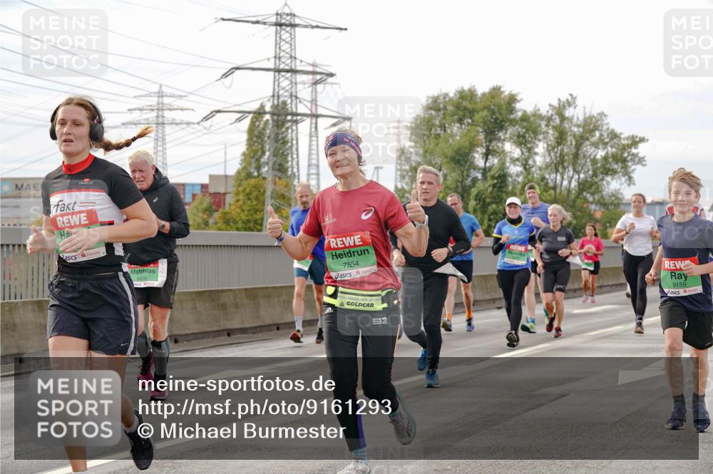 03.10.2025 - Köhlbrandbrückenlauf Michael Burmester http://msf.ph/oto/9161293 03.10.2025 15:58:56 Position 3 9418, 7854, 9159 meine-sportfotos.de