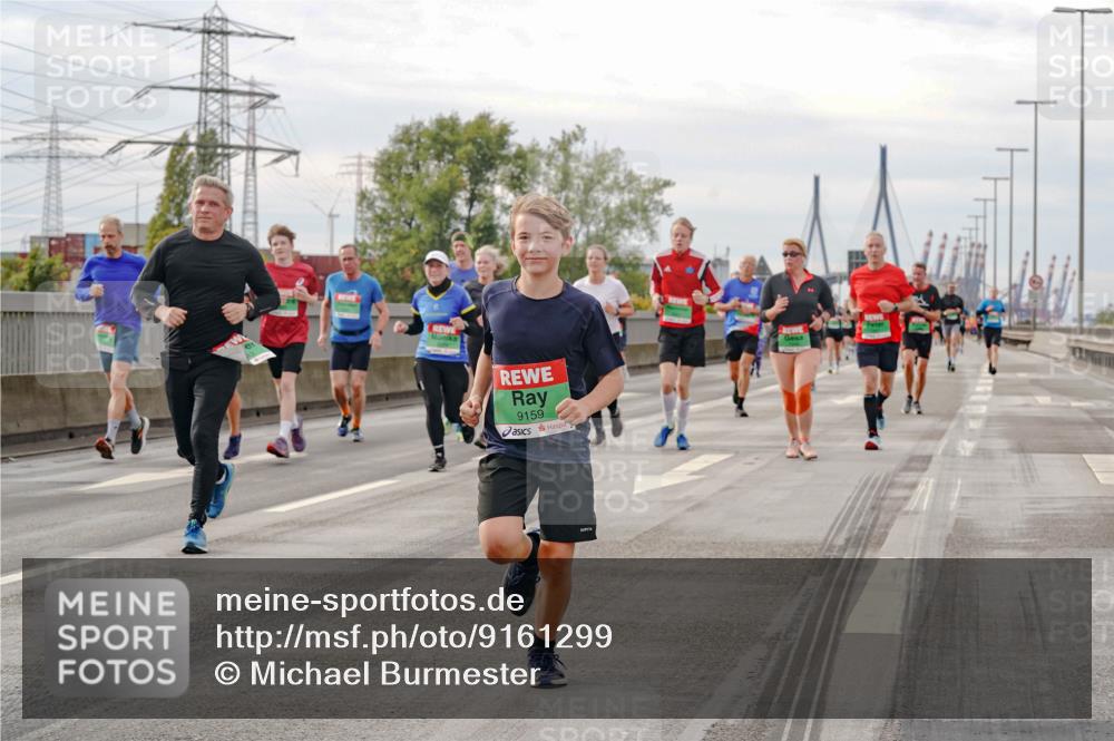 03.10.2025 - Köhlbrandbrückenlauf Michael Burmester http://msf.ph/oto/9161299 03.10.2025 15:58:58 Position 3 9159 meine-sportfotos.de