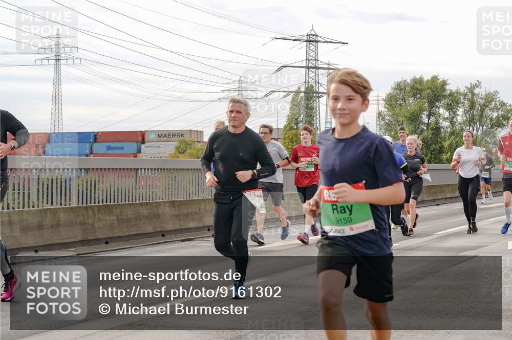 03.10.2025 - Köhlbrandbrückenlauf Michael Burmester http://msf.ph/oto/9161302 03.10.2025 15:58:58 Position 3 9159 meine-sportfotos.de