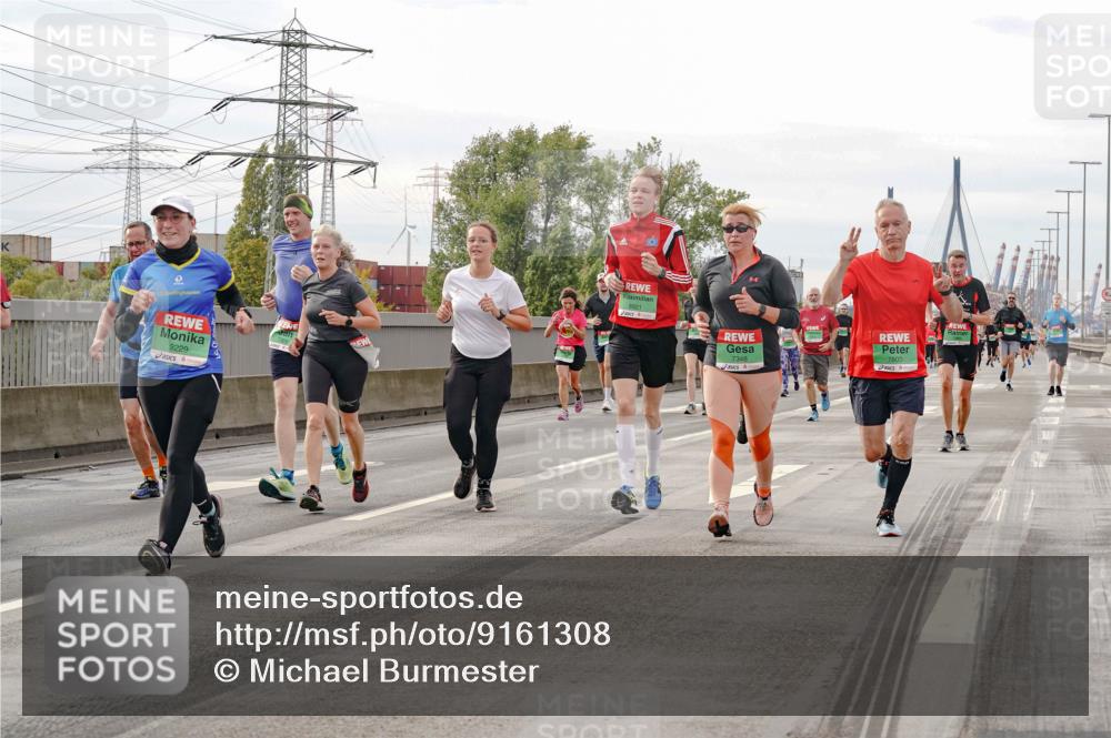 03.10.2025 - Köhlbrandbrückenlauf Michael Burmester http://msf.ph/oto/9161308 03.10.2025 15:59:00 Position 3 9229, 8921, 7348, 7800 meine-sportfotos.de