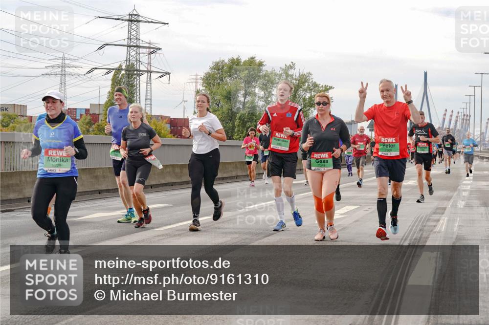 03.10.2025 - Köhlbrandbrückenlauf Michael Burmester http://msf.ph/oto/9161310 03.10.2025 15:59:00 Position 3 0, 9229, 7800, 8921, 7348 meine-sportfotos.de