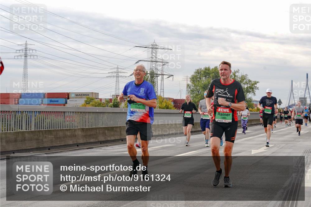 03.10.2025 - Köhlbrandbrückenlauf Michael Burmester http://msf.ph/oto/9161324 03.10.2025 15:59:05 Position 3 7910, 15, 16, 7390 meine-sportfotos.de