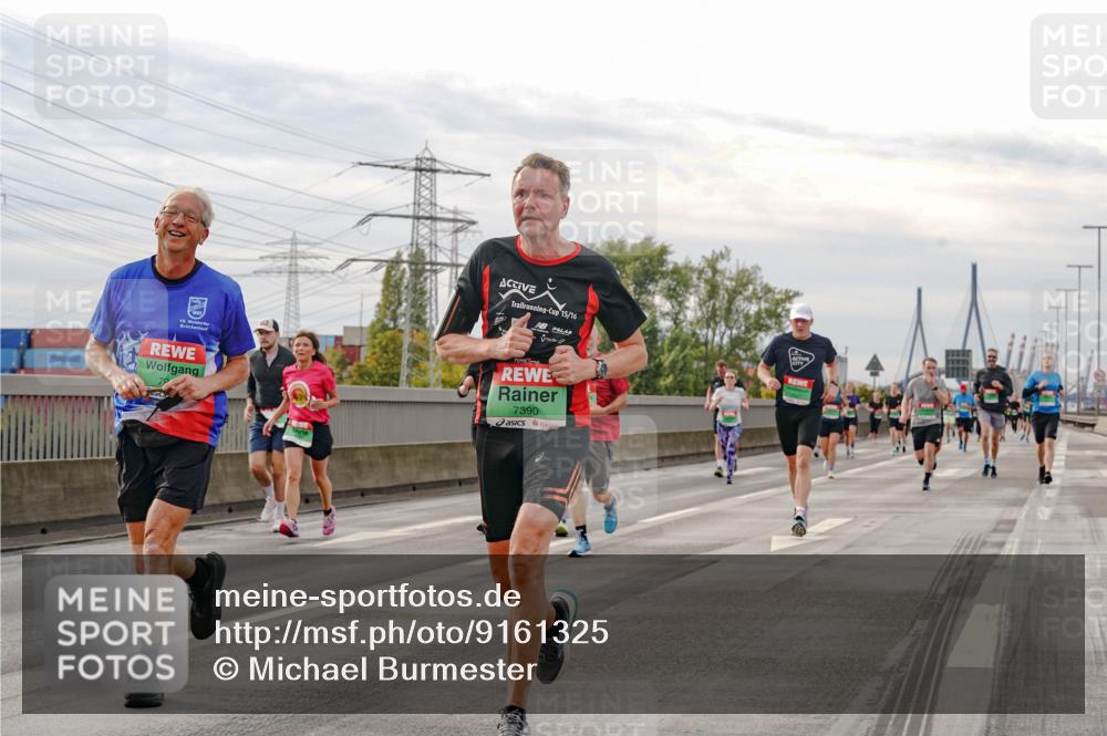 03.10.2025 - Köhlbrandbrückenlauf Michael Burmester http://msf.ph/oto/9161325 03.10.2025 15:59:05 Position 3 15, 15, 16, 7390 meine-sportfotos.de