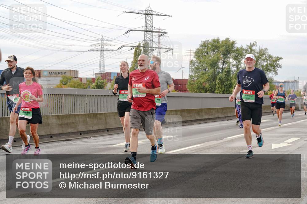 03.10.2025 - Köhlbrandbrückenlauf Michael Burmester http://msf.ph/oto/9161327 03.10.2025 15:59:07 Position 3 9454, 7666, 9307 meine-sportfotos.de