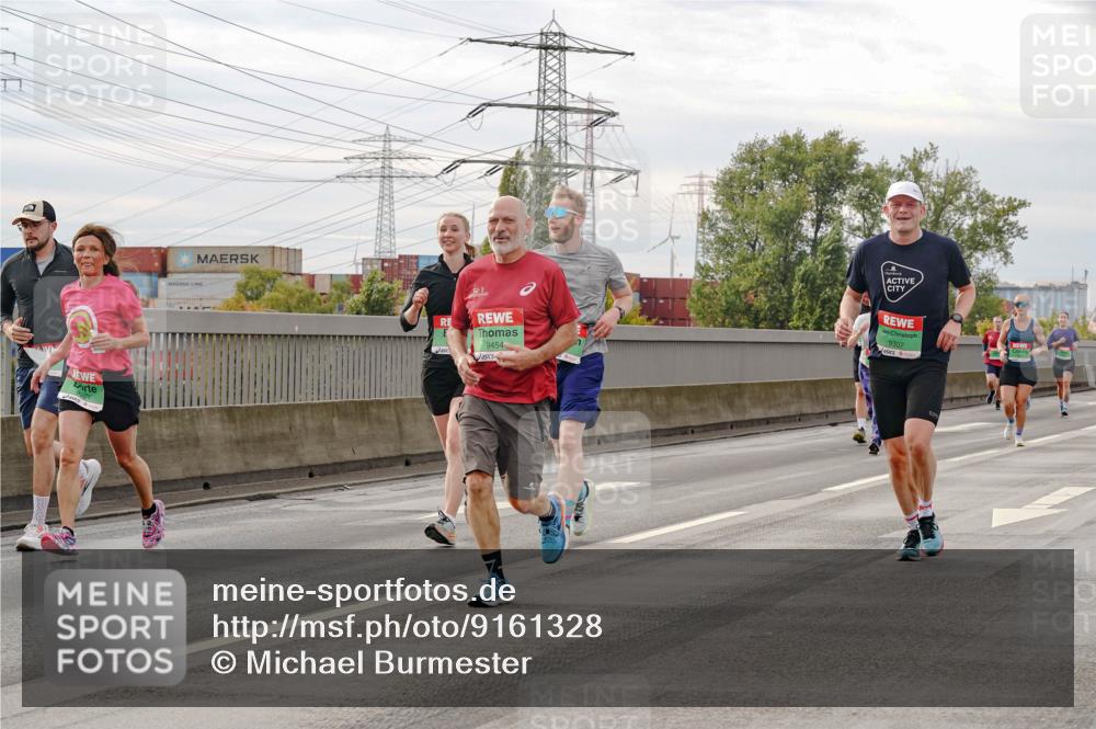 03.10.2025 - Köhlbrandbrückenlauf Michael Burmester http://msf.ph/oto/9161328 03.10.2025 15:59:07 Position 3 9454, 9307 meine-sportfotos.de