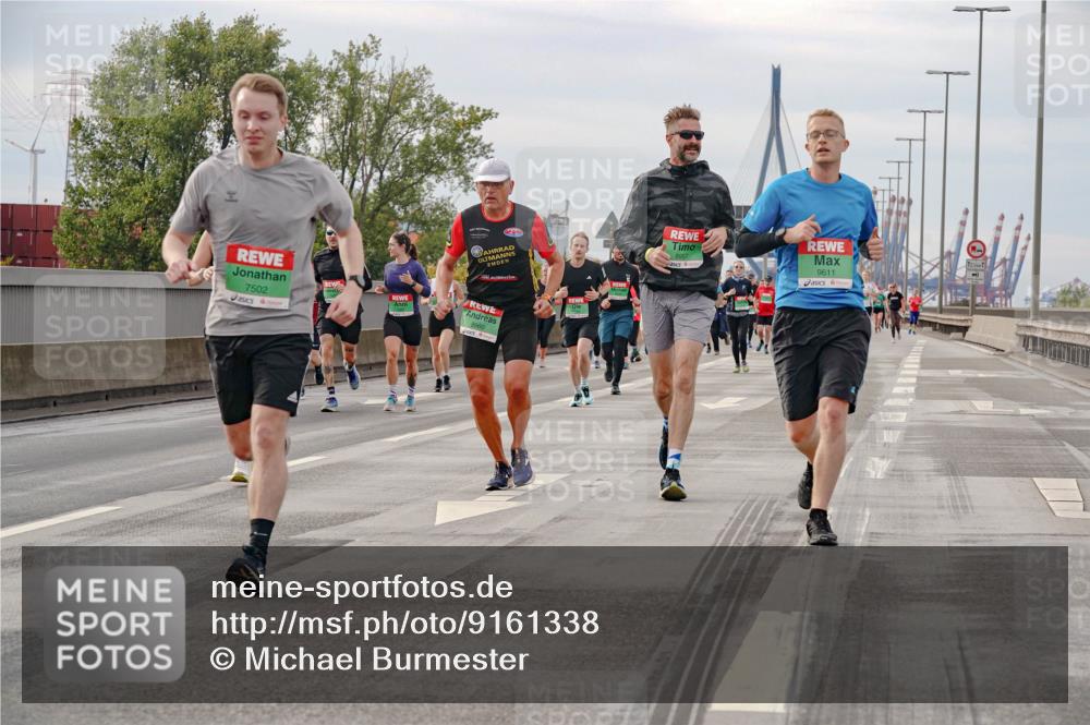 03.10.2025 - Köhlbrandbrückenlauf Michael Burmester http://msf.ph/oto/9161338 03.10.2025 15:59:10 Position 3 7502, 8960, 8957, 9611 meine-sportfotos.de