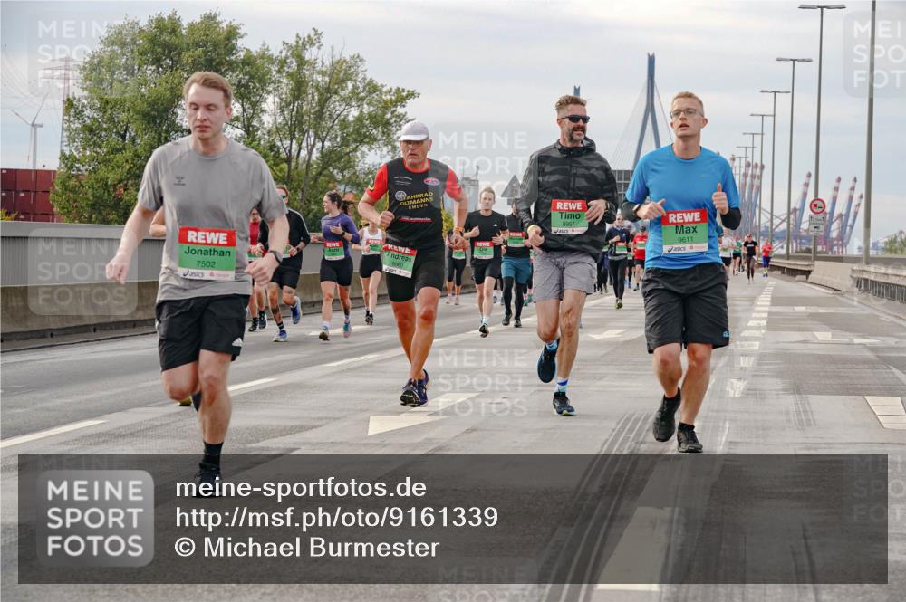 03.10.2025 - Köhlbrandbrückenlauf Michael Burmester http://msf.ph/oto/9161339 03.10.2025 15:59:11 Position 3 7502, 9611, 8957, 8960 meine-sportfotos.de