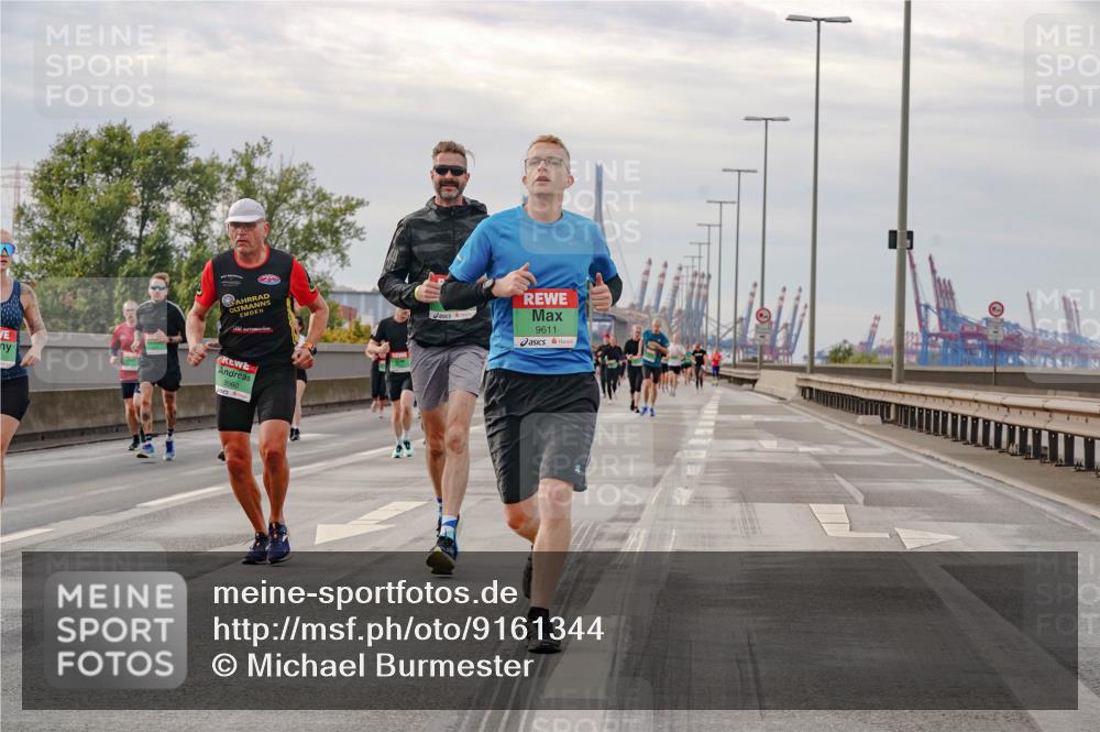 03.10.2025 - Köhlbrandbrückenlauf Michael Burmester http://msf.ph/oto/9161344 03.10.2025 15:59:12 Position 3 9611, 8960 meine-sportfotos.de