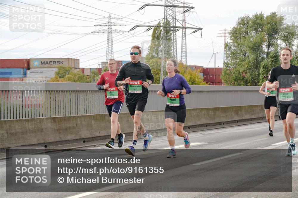 03.10.2025 - Köhlbrandbrückenlauf Michael Burmester http://msf.ph/oto/9161355 03.10.2025 15:59:16 Position 3 8775, 7457, 7482, 8774 meine-sportfotos.de