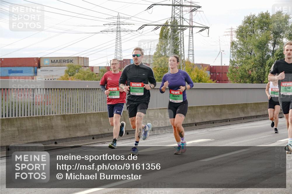 03.10.2025 - Köhlbrandbrückenlauf Michael Burmester http://msf.ph/oto/9161356 03.10.2025 15:59:16 Position 3 8775, 7457, 7482, 8774 meine-sportfotos.de