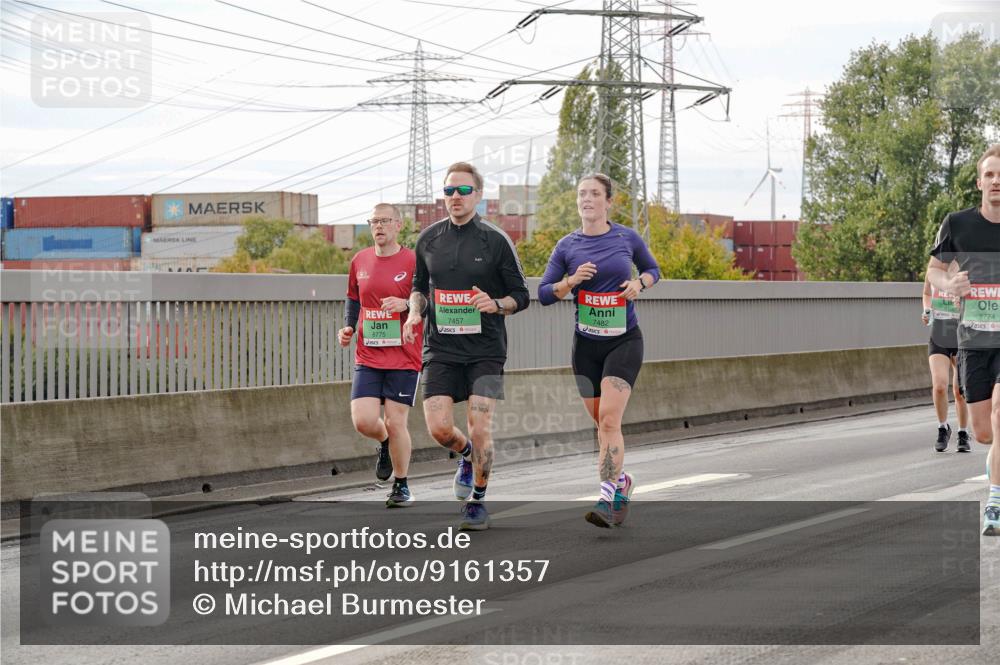 03.10.2025 - Köhlbrandbrückenlauf Michael Burmester http://msf.ph/oto/9161357 03.10.2025 15:59:16 Position 3 8775, 7457, 7482, 8774 meine-sportfotos.de