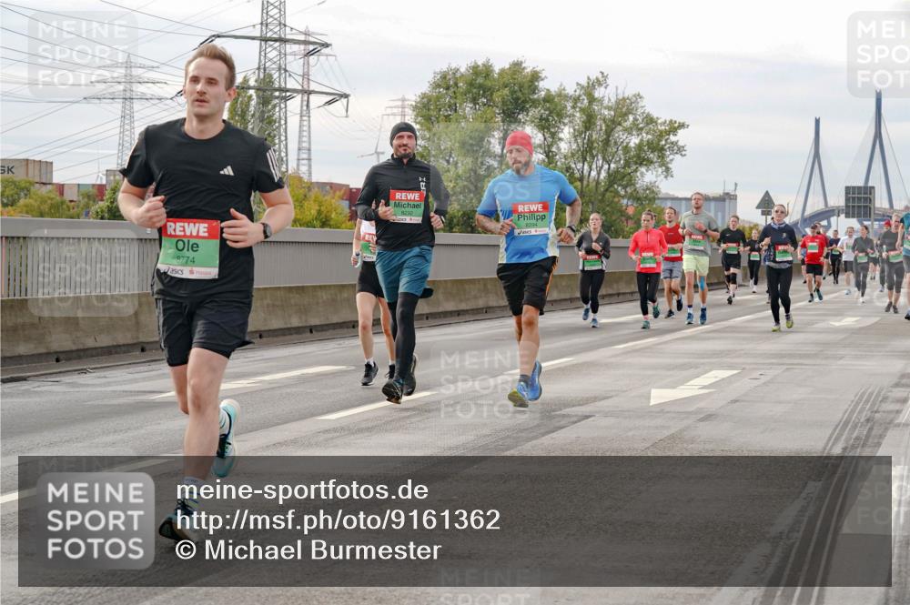 03.10.2025 - Köhlbrandbrückenlauf Michael Burmester http://msf.ph/oto/9161362 03.10.2025 15:59:18 Position 3 8774, 8292, 8294 meine-sportfotos.de