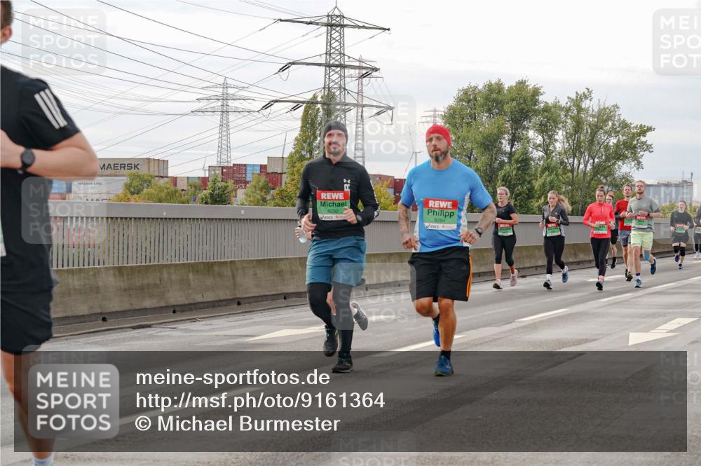 03.10.2025 - Köhlbrandbrückenlauf Michael Burmester http://msf.ph/oto/9161364 03.10.2025 15:59:19 Position 3 8292, 8294 meine-sportfotos.de