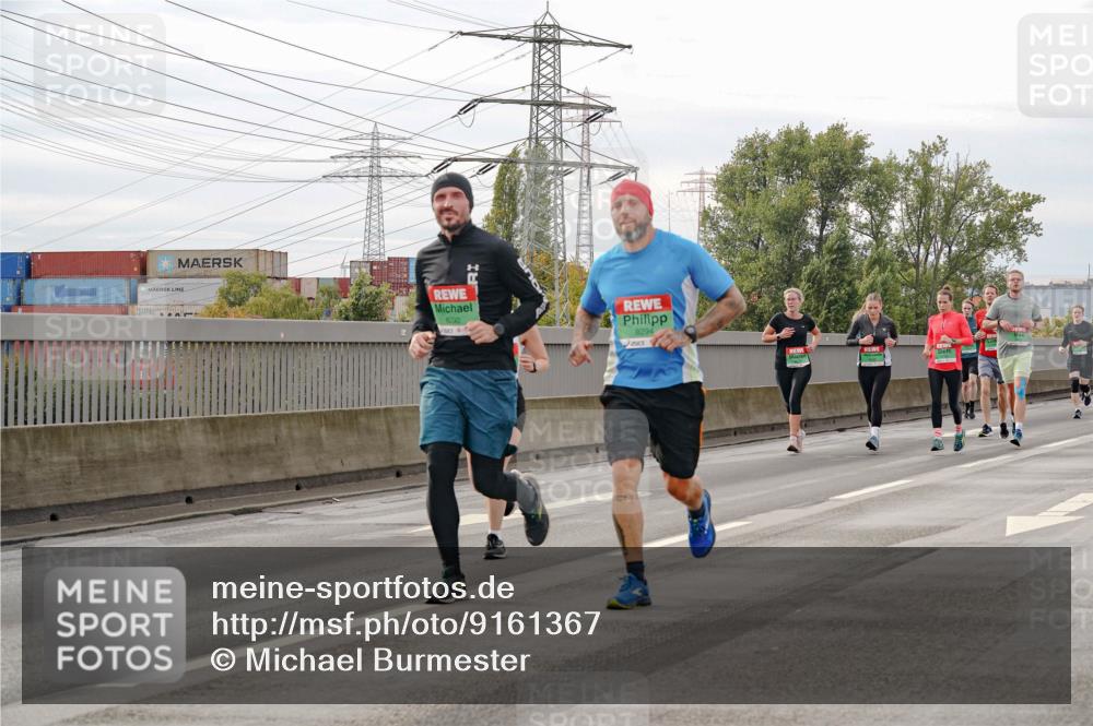 03.10.2025 - Köhlbrandbrückenlauf Michael Burmester http://msf.ph/oto/9161367 03.10.2025 15:59:20 Position 3 8292, 8294 meine-sportfotos.de