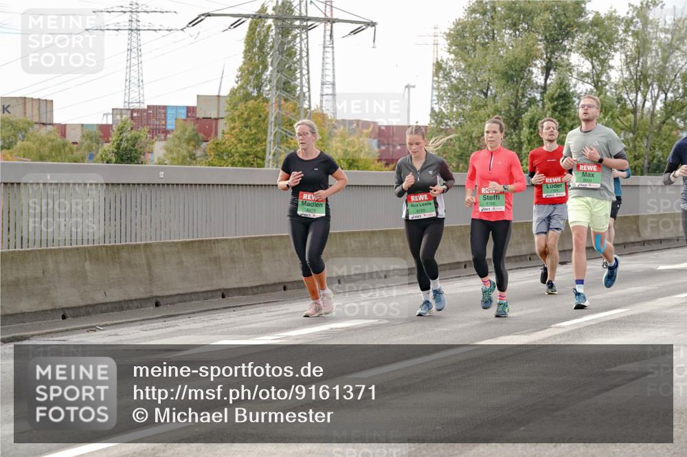 03.10.2025 - Köhlbrandbrückenlauf Michael Burmester http://msf.ph/oto/9161371 03.10.2025 15:59:22 Position 3 8958, 8009, 8766, 8765 meine-sportfotos.de