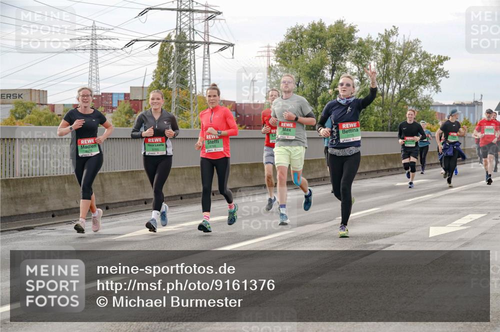 03.10.2025 - Köhlbrandbrückenlauf Michael Burmester http://msf.ph/oto/9161376 03.10.2025 15:59:24 Position 3 8765, 8766, 8009, 7775 meine-sportfotos.de